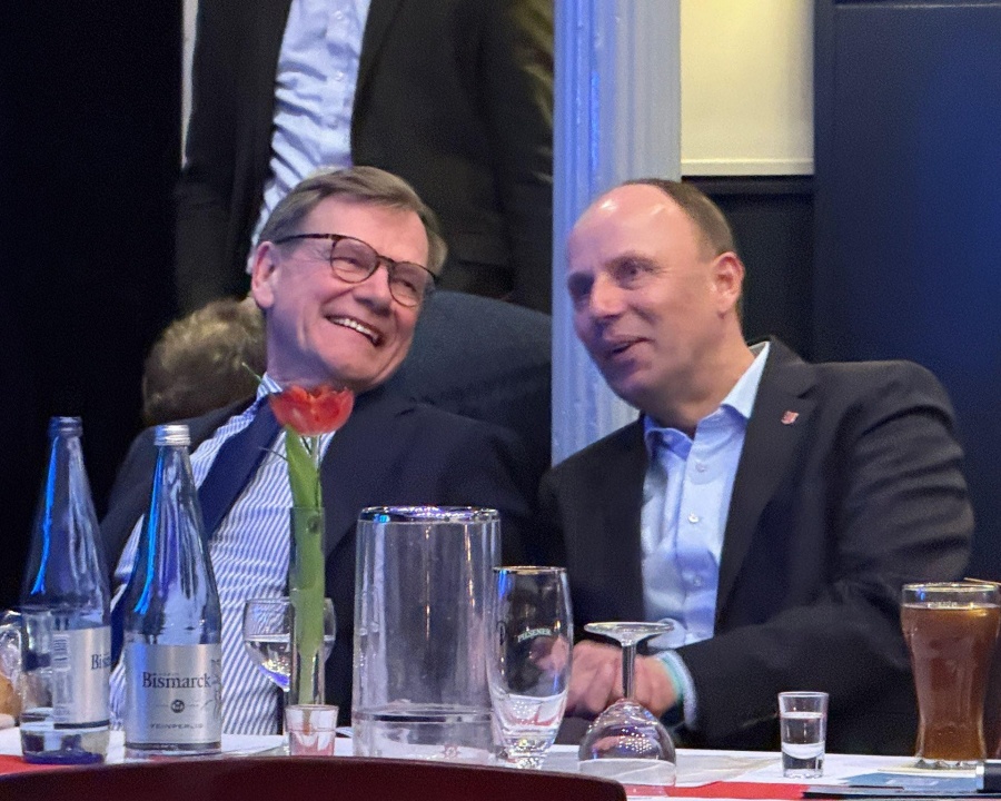 Gute Stimmung während des Mehlbeutelessens