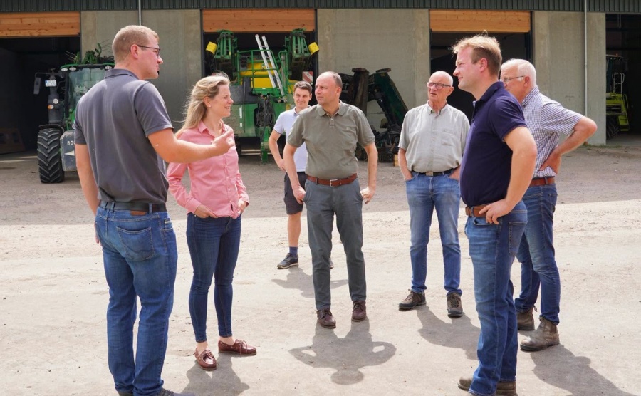 Mit Landwirtschaftsministerin Cornelia Schmachtenberg Mit Landwirtschaftsministerin Cornelia Schmachtenberg