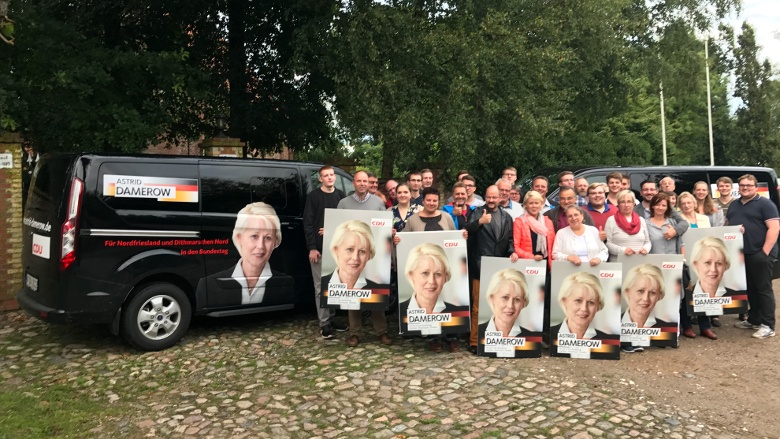 Über 1500 Plakate "schmücken" unseren Bundestagswahlkreis.
