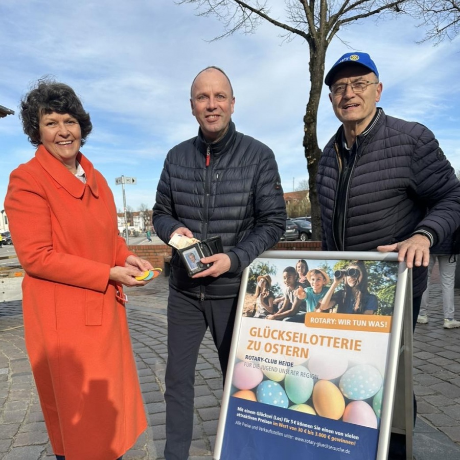 Morgens am Böttcher- Rondell am Heider Marktplatz