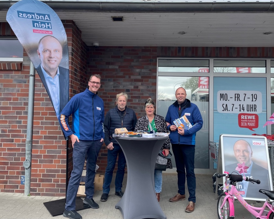 Wahlkampfstand bei Rewe in Jübek