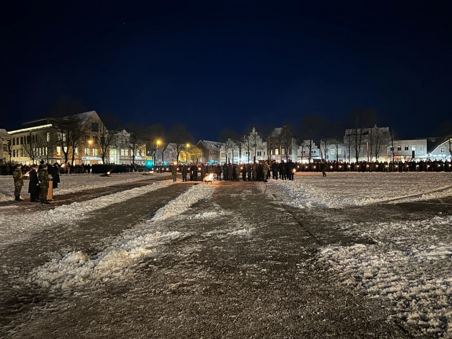 Traditionelles Gelöbnis auf dem Heider Marktplatz