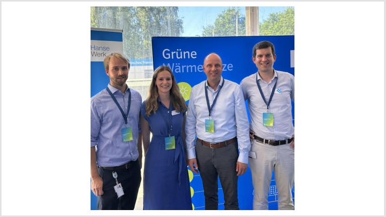 Mit Dr. Malte Hinrichsen, Lisa Hebenstreit und Dr. Benjamin Merkt von SH-Netz. Mit Dr. Malte Hinrichsen, Lisa Hebenstreit und Dr. Benjamin Merkt von SH-Netz.