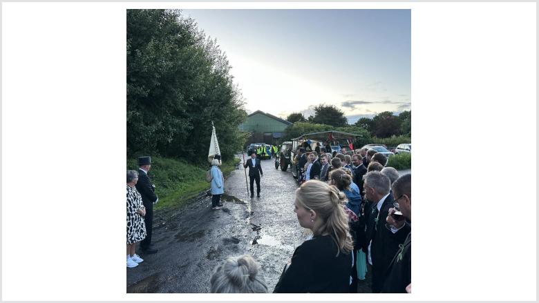 Das traditionsreiche Heimbringen der Würdenträger 