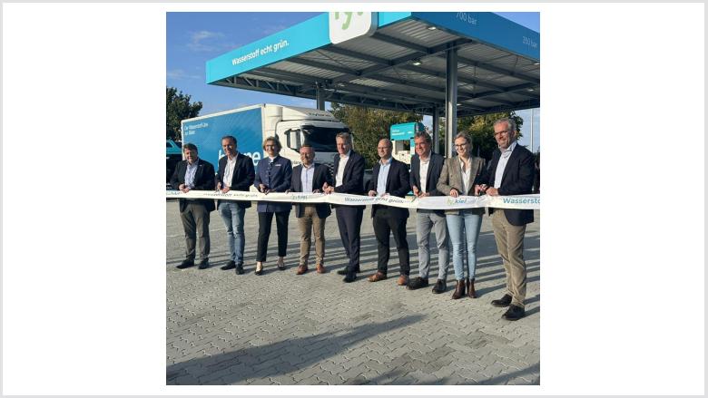Eröffnung der ersten Wasserstofftankstelle