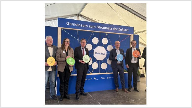 Feierlichkeiten zum Spatenstich Heide Hub