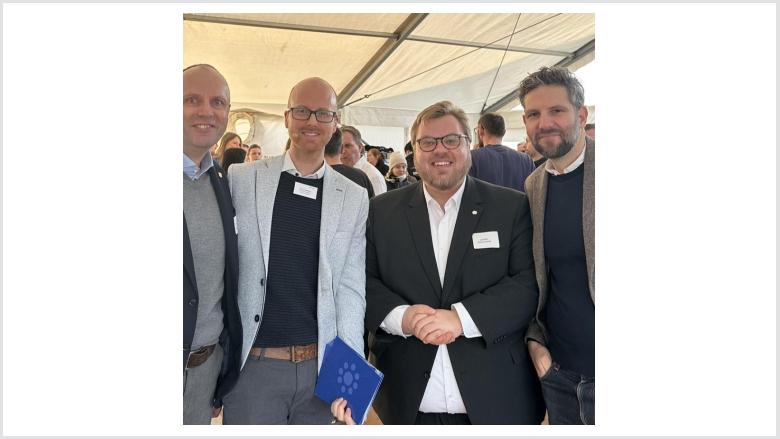 Fröhliche Stimmung beim Spatenstich Heide Hub