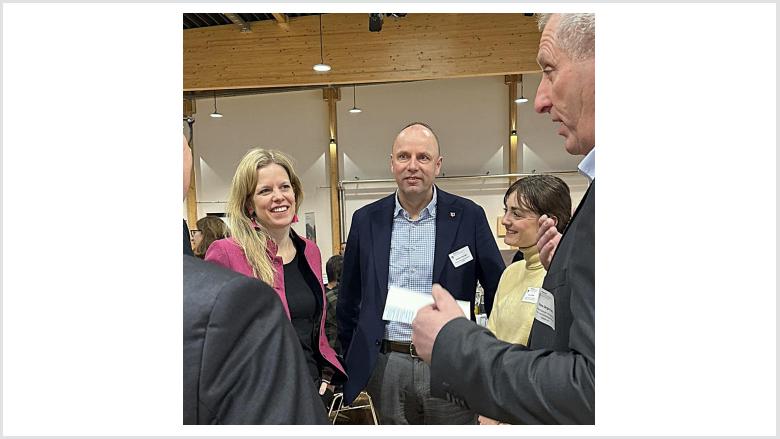 Dialog zwischen Praxis, Forschung und Politik