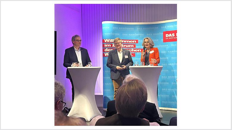 Austausch zwischen Politik, Wirtschaft und Gesellschaft