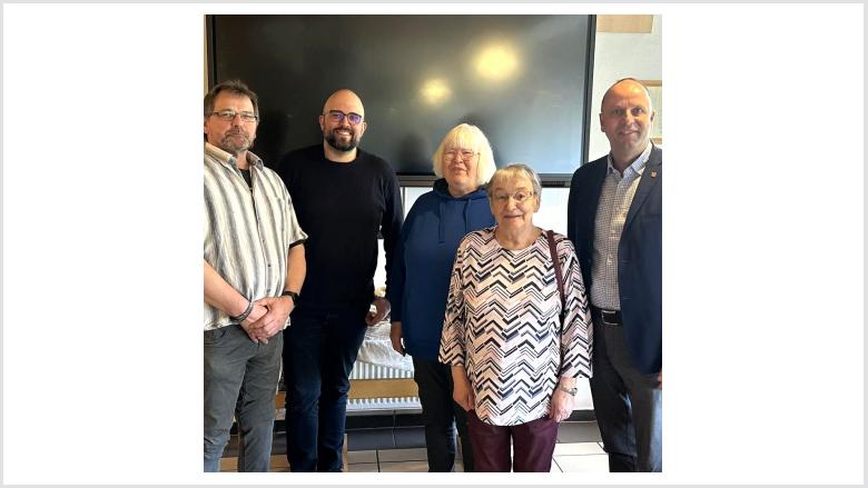 In Schuby beim Osterfrühstück
