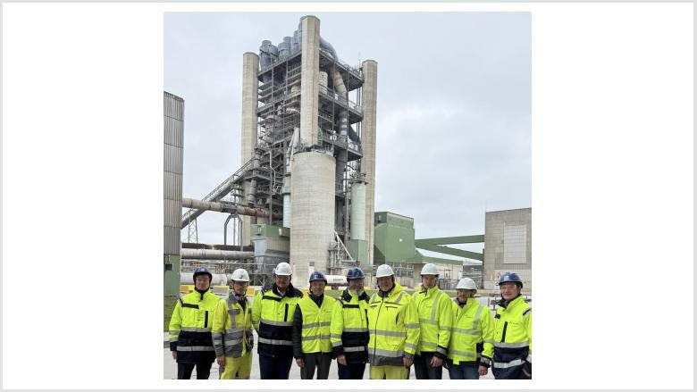 Gemeinsam mit Wirtschaftsminister Claus Ruhe Madsen zu Besuch bei Holcim