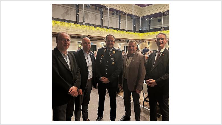 Gemeinsam mit den Gastgebern und Bürgermeister der Stadt Heide