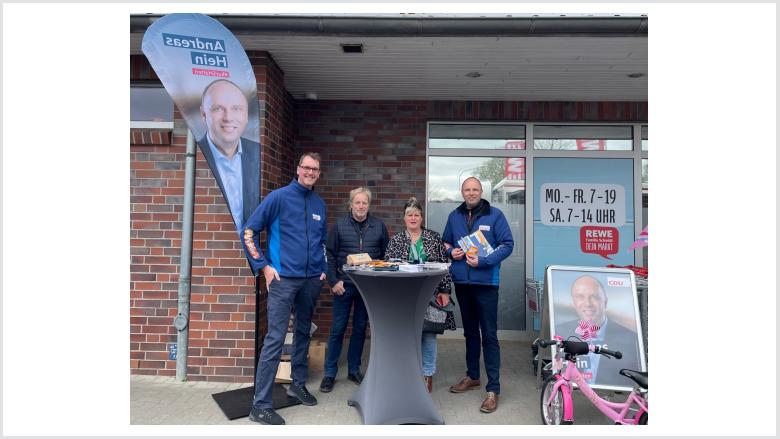 Wahlkampfstand bei Rewe in Jübek Wahlkampfstand bei Rewe in Jübek