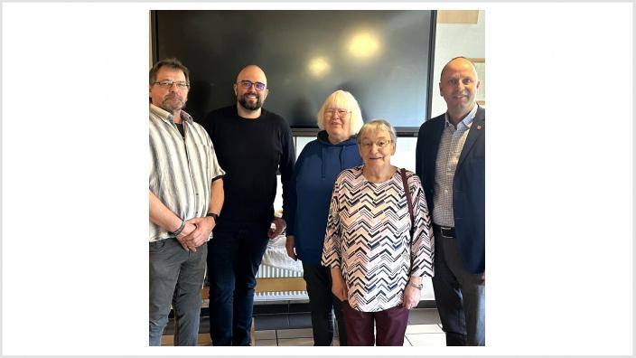 In Schuby beim Osterfrühstück